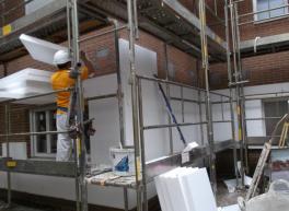 Trabajos rehabilitación fachada patio interior edificio Óscar