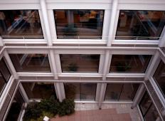 Vista del patio interior del edificio+
