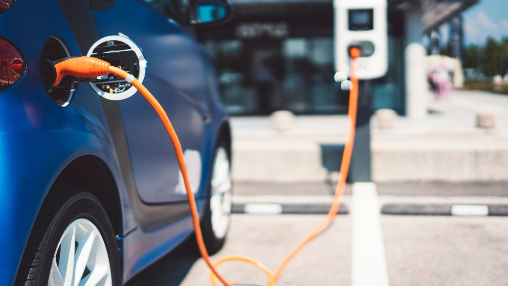 Coche eléctrico rep...